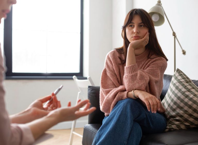 vista-frontal-mujer-terapia